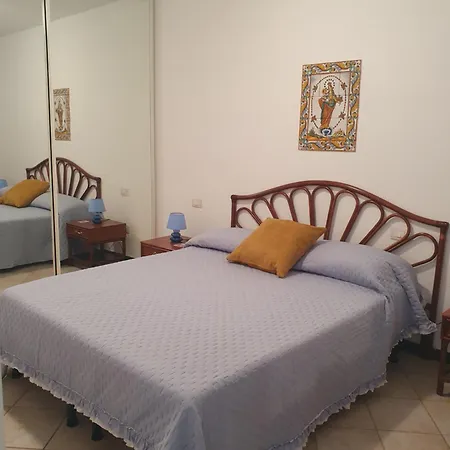 La Casa Di Mina Apartment *